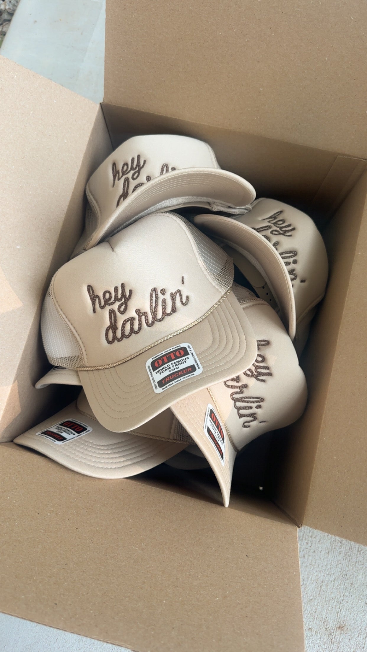 Hey Darlin' Trucker Hat - Brown/Tan